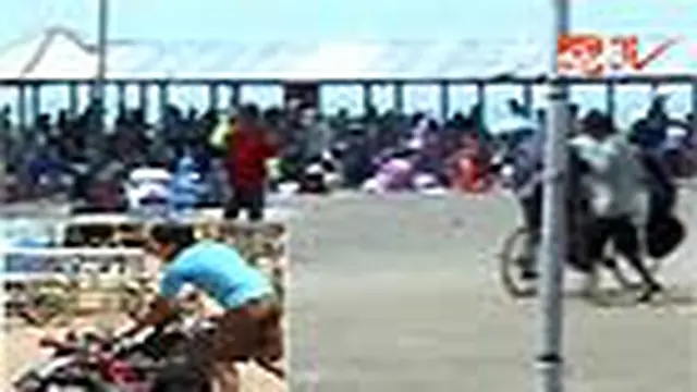 Pantai Alam Indah Tegal Dipenuhi Warga