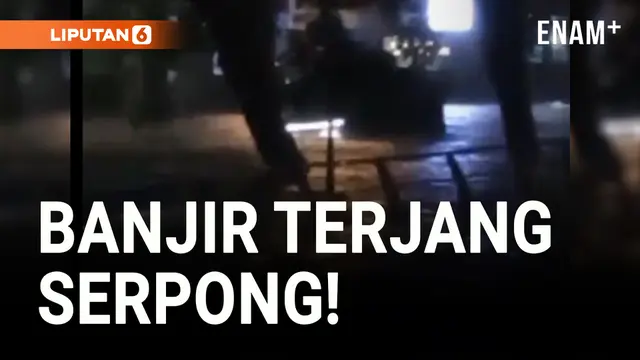 VIDEO: Nekat Terobos Banjir, Mobil Terseret Banjir di Serpong