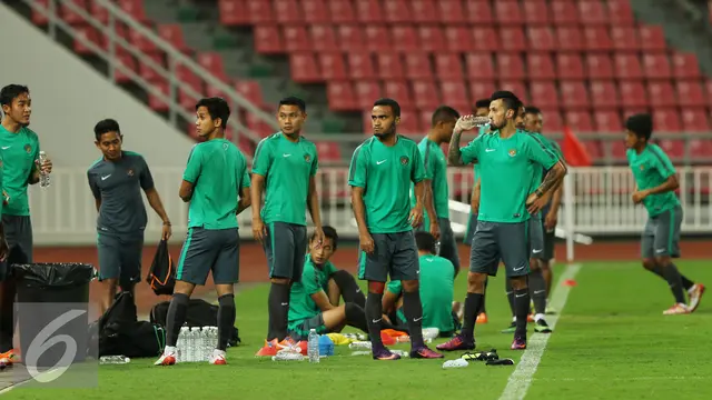 20161216- Timnas Indonesia Jajal Rajamangala Stadium Bangkok-Helmi Fithriansyah