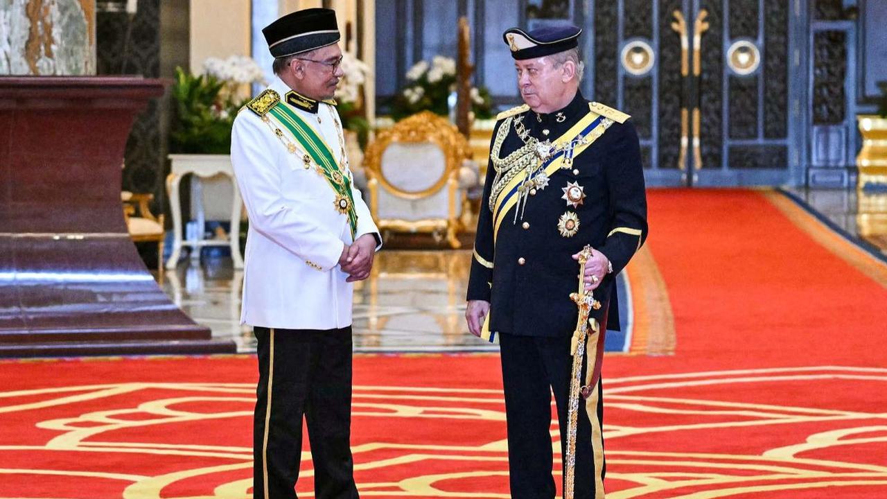 Hobi Otomotif dan Punya SIM Lokomotif