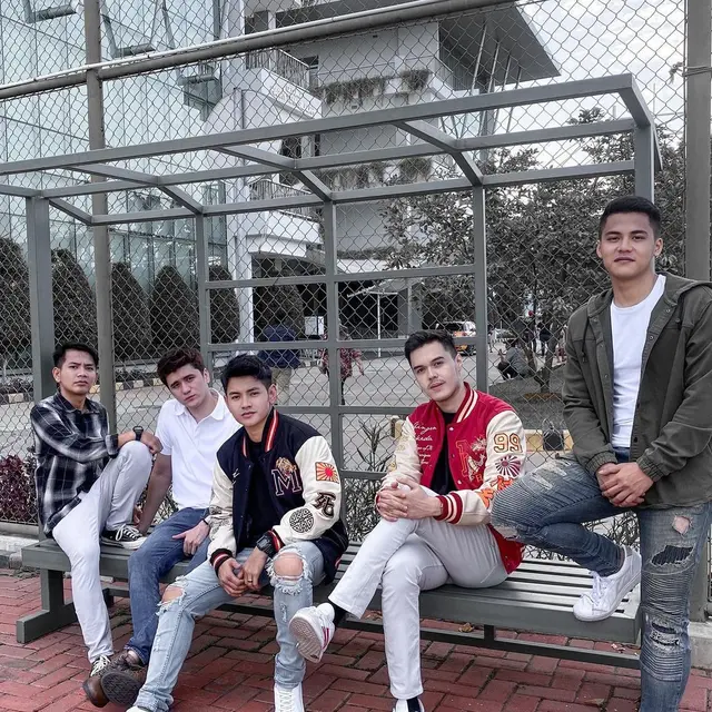 6 Potret Angga Putra Bareng Pemain Anak Jalanan Reborn, Karakter Masih Melekat