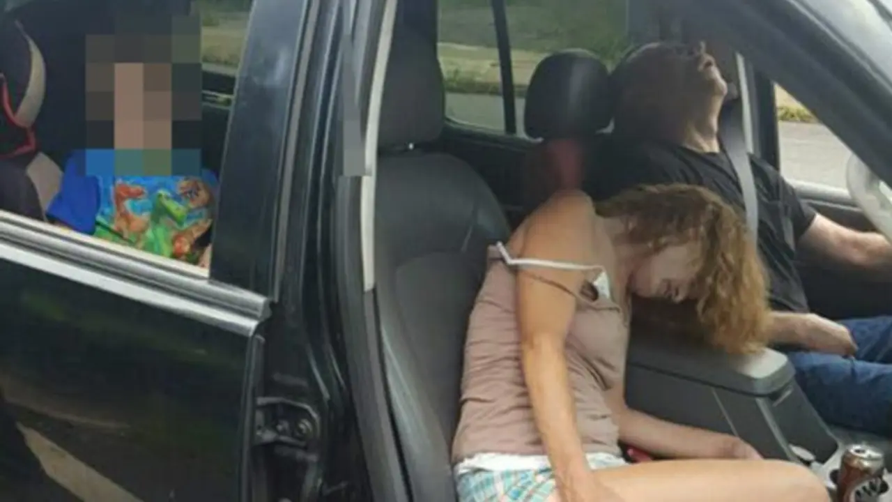 Fakta Mengerikan di Balik Foto Pasangan 'Tertidur' Ini