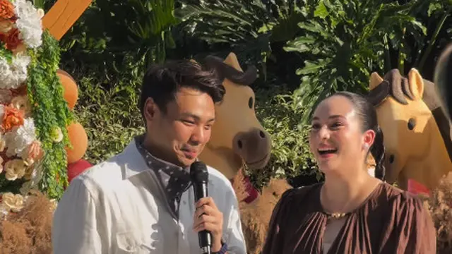 Bakal Punya Anak Perempuan, Chelsea Islan Tampil Cantik Effortless dan Glowing Maksimal di Momen Gender Reveal