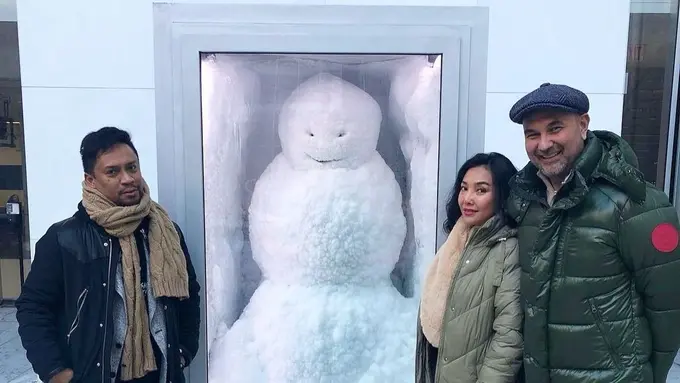 Potret Sheny Andrea bersama orang-orang tercintanya (Instagram/shenyandrea)