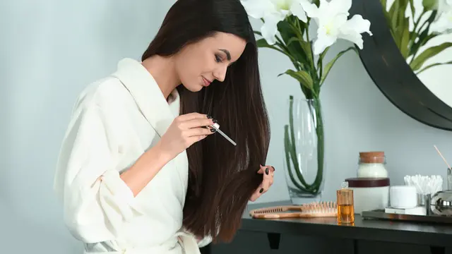 15 Cara Mengatasi Rambut Bercabang agar Lebih Lembut dan Sehat