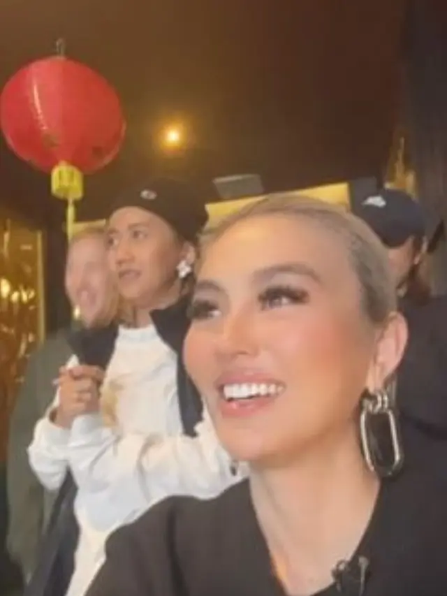 Agnez Mo bertemu Devina dan Kesya, Siswa SMPN 1 Ciawi yang jago dansa (Foto: Instagram agnezmo)