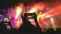 FOMO Konser dan Liburan Bikin Gen Z Rentan Terjebak Financial Anxiety