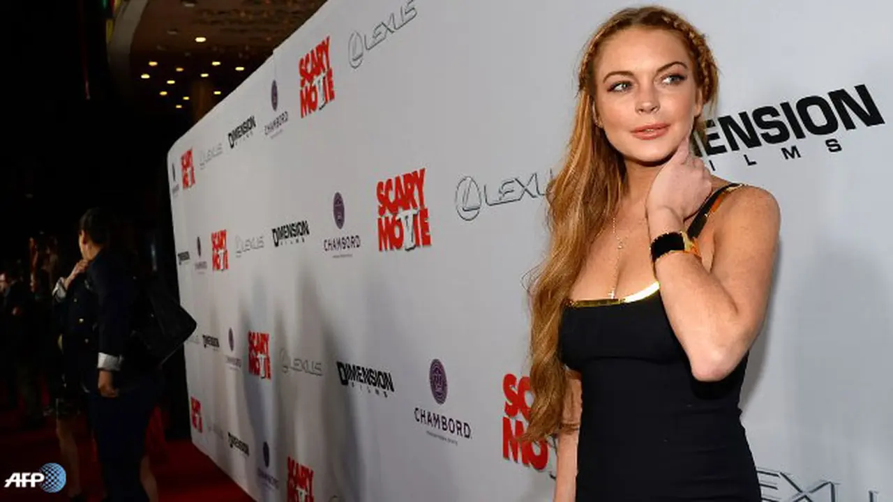 lindsai-lohan-130805b.jpg