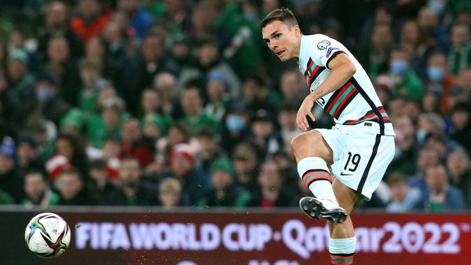 Dinilai Cocok dengan 'DNA Manchester United', Luis Nani Minta Setan Merah Beli Gelandang Tangguh Tottenham