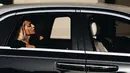 Victoria Bonya berada di dalam mobil saat sesi pemotretan. Mantan Model Playboy Rusia ini ditahan di bandara Amerika karena dicurigai menjadi mata-mata. (Instagram/ victoriabonya)