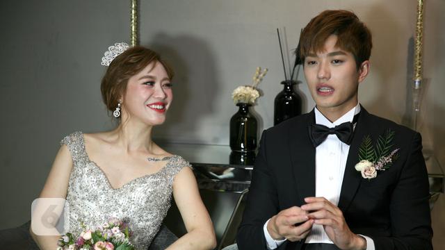 [Bintang] Lee Jeong Hoon dan Moa Aeim