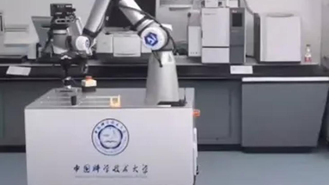Melansir laporan dari <i>Business Insider</i> dan <i>Nature</i>, Kamis (16/11), tujuan utama robot AI ini adalah menemukan cara cerdas untuk membuat senyawa baru dari sumber daya yang ada di lokasi itu.&nbsp;<br>