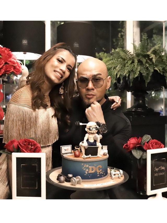 Potret mesra Deddy Corbuzier dan Sabrina Chairunnisa