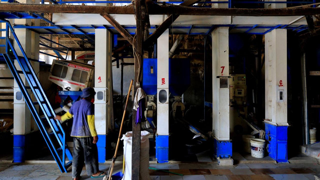 Penggilingan padi di Bekasi manfaatkan program Electrifying Agriculture PLN