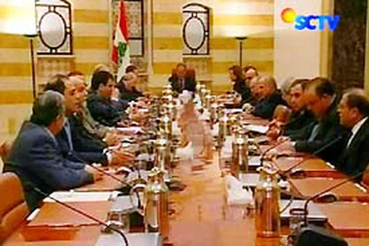 060206aterkini-lebanon.jpg
