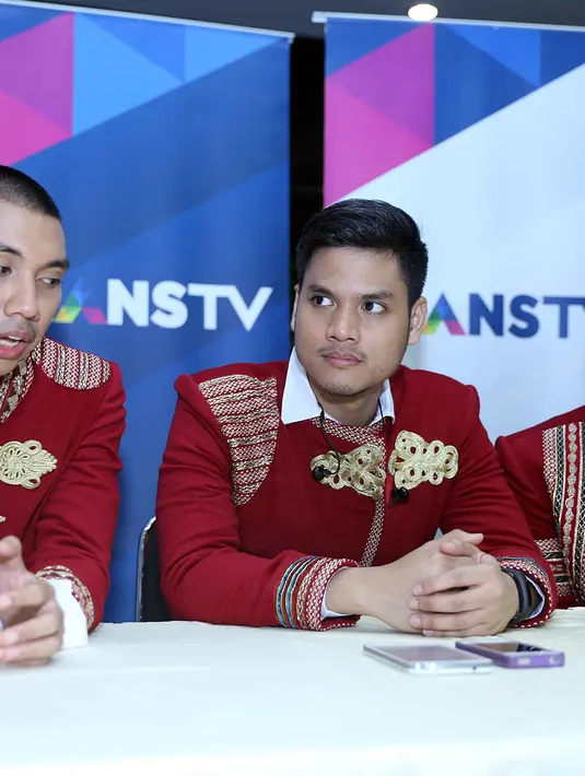  "Karena Koes Plus dari tahun 1960-an sudah main musik dan sampai hari ini masih main, kita berharap bisa jadi orang seperti itu juga," sambung Nino. (Nurwahyunan/Bintang.com)