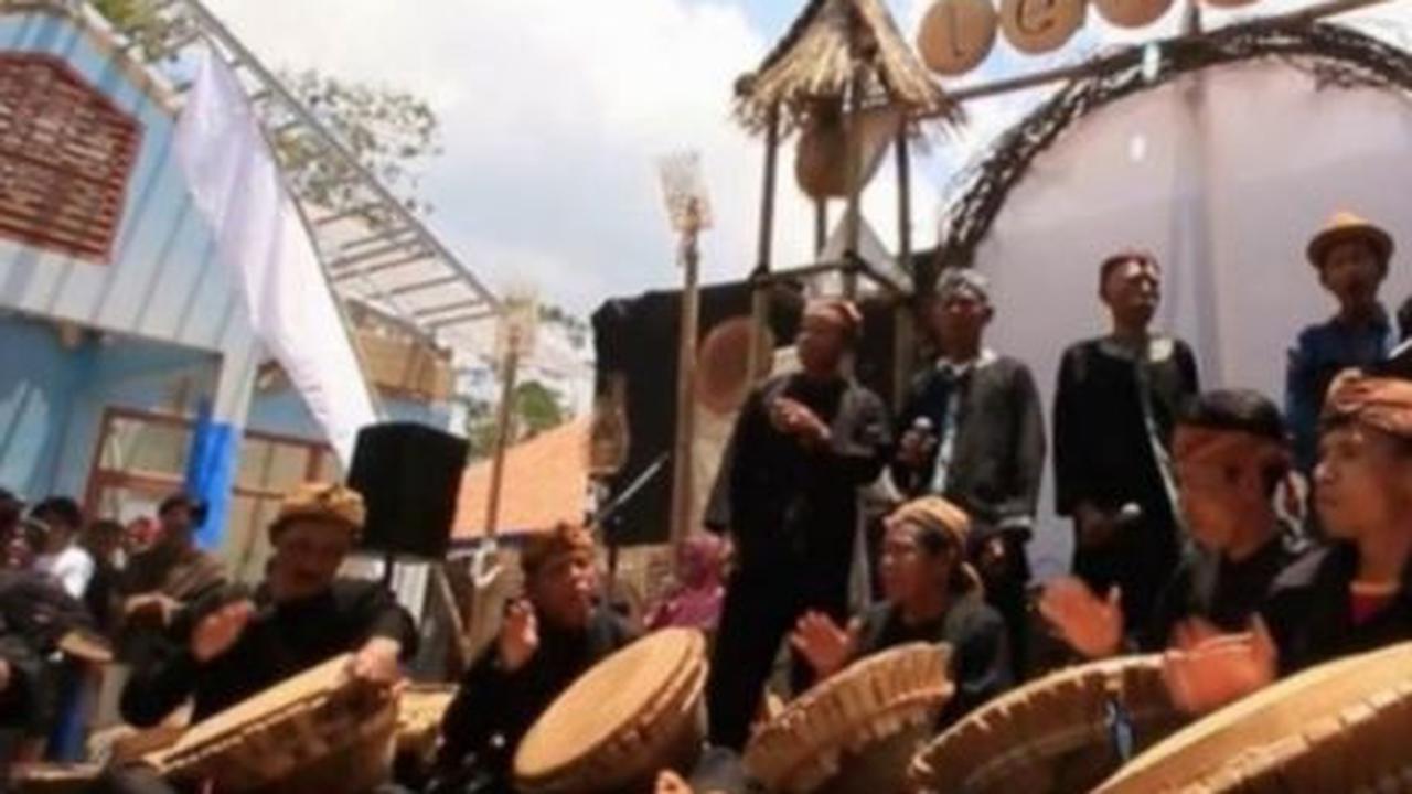 Saat ini, kesenian Terebang Gebes mulai digunakan sebagai sajian hiburan di acara kebudayaan kampung seperti hajat bumi, menanam dan memanen padi.