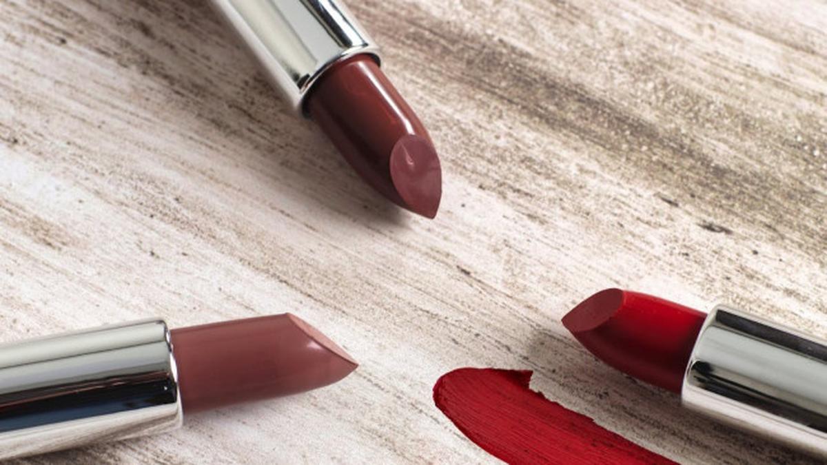 Tren Lip Combo Cokelat Nude yang Banyak Dipakai Model dan Selebriti Dunia