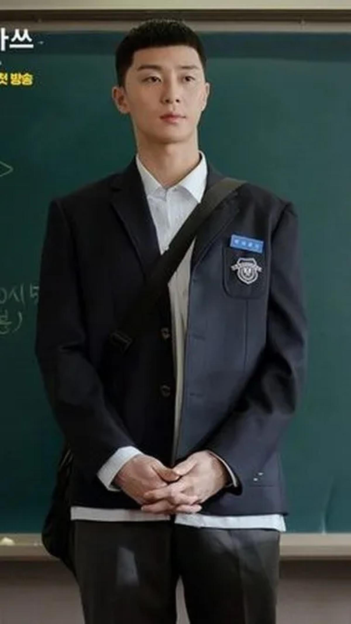 6. Park Seo Joon: Pemberontak di "Itaewon Class"