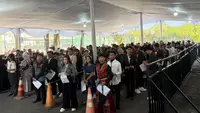 Audisi D’Academy 8 di Surabaya Diserbu Peserta dari Berbagai Daerah, Rela Datang Dini Hari
