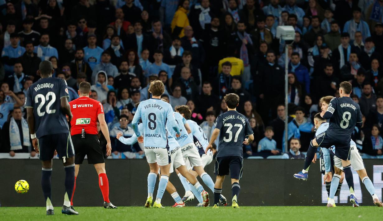 Valverde mencetak gol kemenangan dari luar kotak penalti setelah memanfaatkan blunder dari pemain tuan rumah. (AP Photo/Lalo R. Villar)