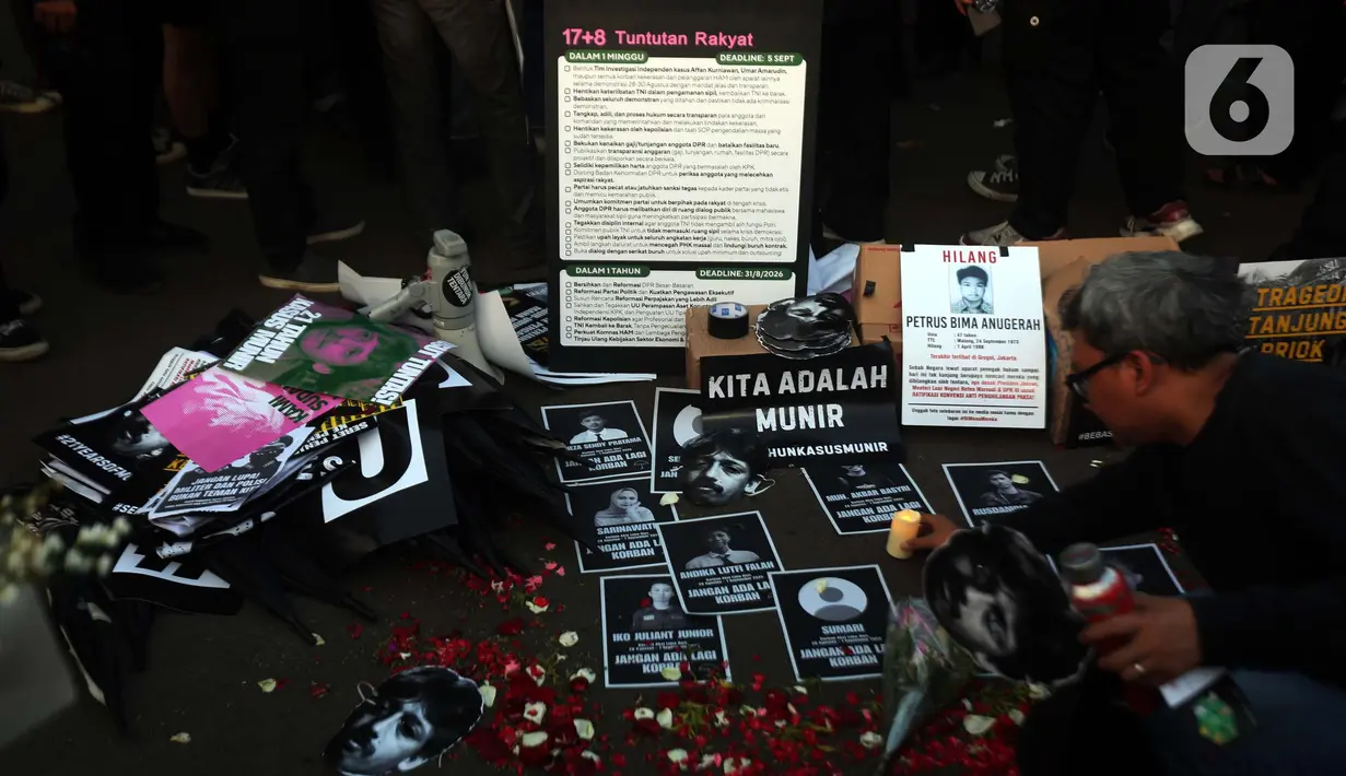  Indonesia Darurat Kekerasan dan Ketidakadilan”, juga menjadi momentum para aktivis Jaringan Solidaritas Korban menuntut keadilan bagi korban peristiwa dalam serangkaian aksi unjuk rasa pada 28-31 Agustus 2025. (Liputan6.com/Helmi Fithriansyah)