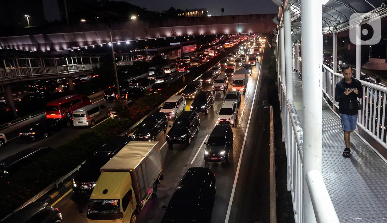 Uji coba penerapan jam kerja bagi pegawai Pemprov DKI Jakarta itu ditetapkan setelah melalui berbagai pertimbangan pada focus group discussion (FGD). (Liputan6.com/Johan Tallo)