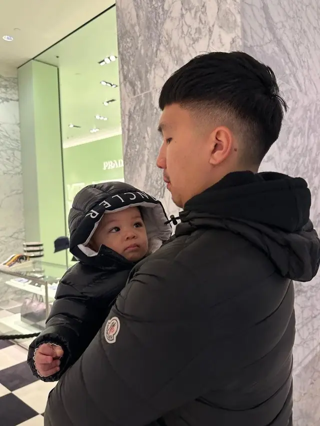 Kebersamaan Indra Priawan dan anak