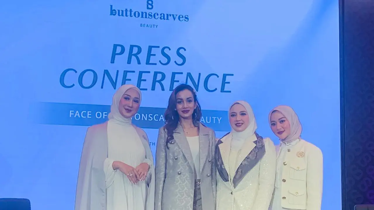 Dian Pelangi, Sarah Sofyan dan Astrid Satwika jadi Wajah Kampanye Buttonscarves Beauty Terbaru