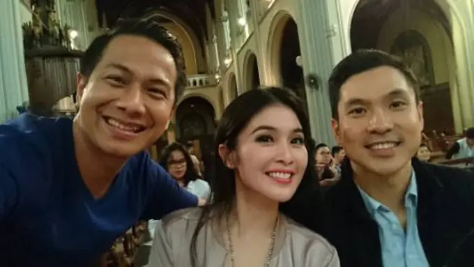 [Bintang] Sandra Dewi, Harvey Moeis, dan Delon