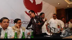 Dalam jumpa pers tersebut Prabowo tidak terlihat. Menurut kabar Prabowo sedang mengunjungi relawan yang terluka akibat demo saat ke MK, Jakarta, Kamis (21/8/2014) (Liputan6.com/Andrian M Tunay)