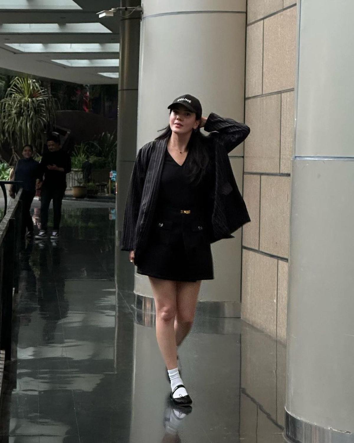 Aura Hot Mom Bikin Netizen Kepincut