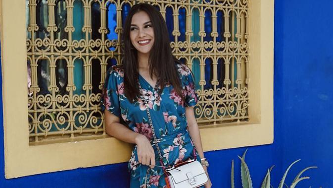 Deretan Gaya Stylish Irish  Bella  yang Dilamar Ammar Zoni 