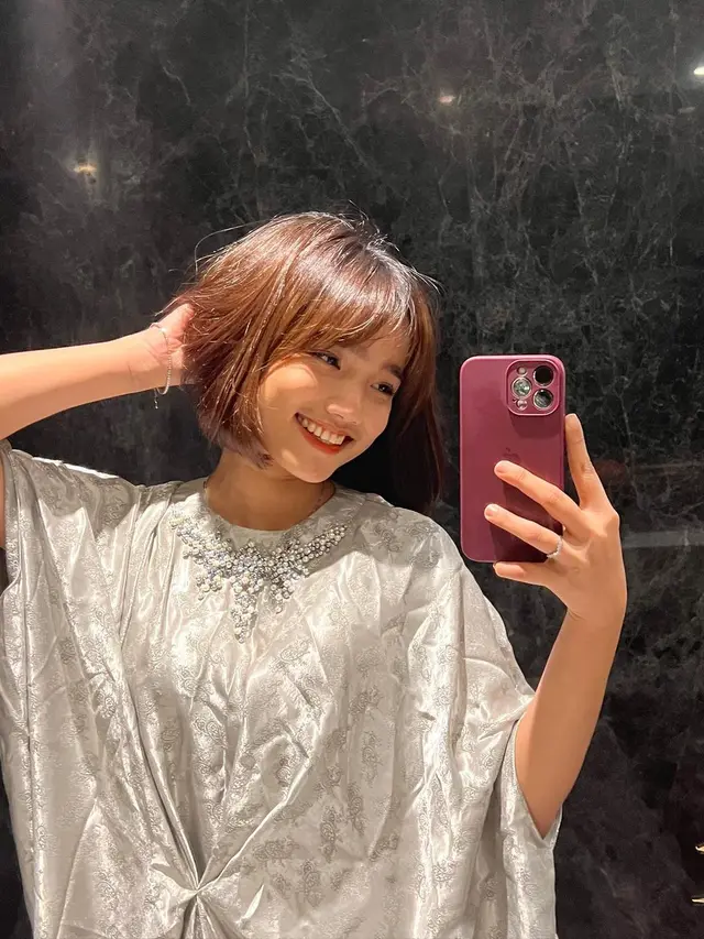 8 Inspirasi Outfit Bukber dengan Kaftan dari Pevita Pearce, Titi Kamal, hingga Fuji
