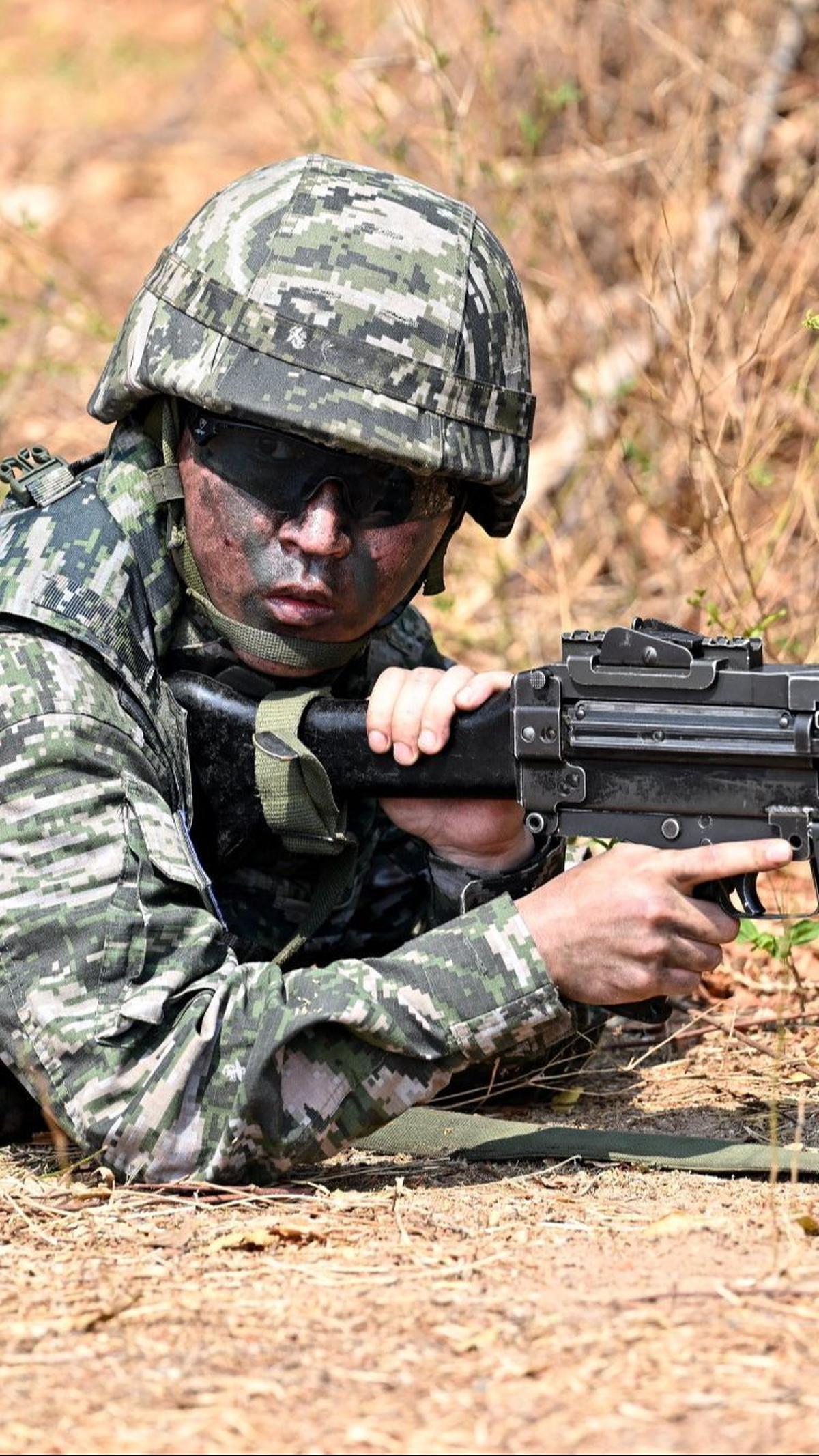 Latihan ini melibatkan lebih dari 7.000 serdadu dan prajurit militer dari 30 negara.&nbsp;Manan Vatsyayana/AFP