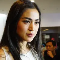 Banyaknya bintang baru yang terus bermunculan setiap saat, membuat para selebriti menyiapkan usaha untuk menyambung kelangsungan hidupnya didepan saat karier meredup. (Nurwahyunan/Bintang.com)