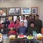 Pewaris Mbah Priok Habib Sting dan keluarganya menyambangi kediaman Basuki Tjahaja Purnama alias Ahok di kawasan Pantai Mutiara, Jakarta Utara (@basukibtp)