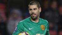 KEMBALI - Nama Victor Valdes dikembalikan pelatih Louis van Gaal ke dalam skuat MU. (ESPN)