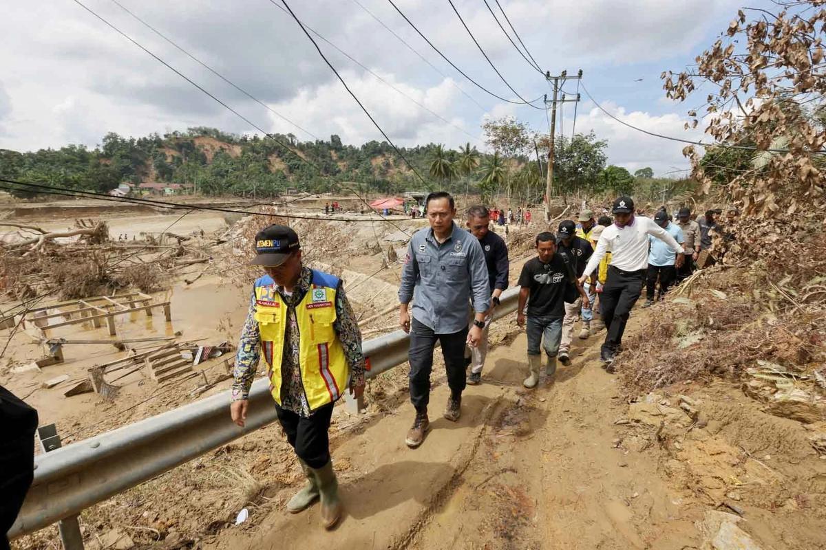 FOTO: AHY Pimpin Langsung Penanganan Cepat Pemulihan Banjir dan Longsor di Aceh Tamiang