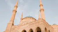 Masjid Muhammad Al Amin ikut rusak akibat ledakan yang mengguncang Beirut, Lebanon (Dok.Unsplash/ Marten Bjork)