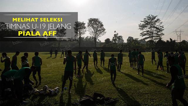 Timnas U-19 sedang menjalani seleksi untuk persiapan Piala AFF. Para pemain menjalani latihan di Lapangan POR Pelita Jaya, Sawangan, Jawa Barat