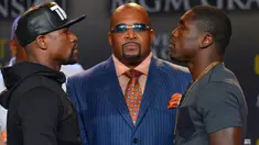 Floyd Mayweather Jr (kiri) dan Andre Berto bertatap muka pada saat konferensi pers di Los Angeles, AS, Kamis (6/8/2015).   Mereka akan bertanding untuk merebutkan sabuk juara WBC. (Jayne Kamin-Oncea-USA)