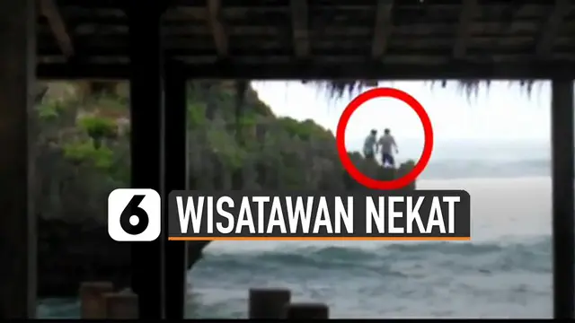 VIDEO: Viral Aksi Nekat Wisatawan Terjun ke Laut