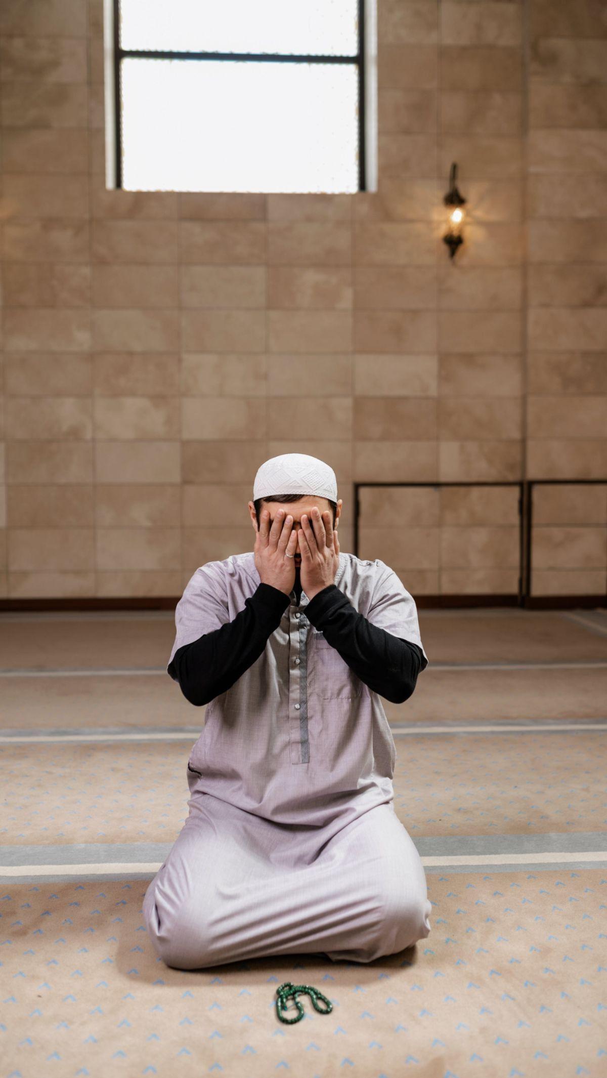 <b>Kata-Kata Taubat Islami yang Menyentuh Hati & Inspiratif</b>