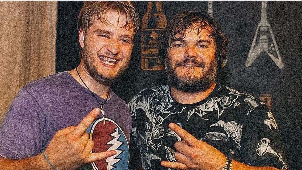 Jack Black dan Kevin Clark dalam School of Rock (atas). (Instagram/ jackblack, credit: Paramount PIctures)