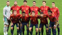 Santi Cazorla terkesan dengan cara pelatih Luis Enrique dalam membangun skuat Timnas Spanyol yakni dengan dihuni banyak pemain muda. (AFP/Sergei Supinsky)