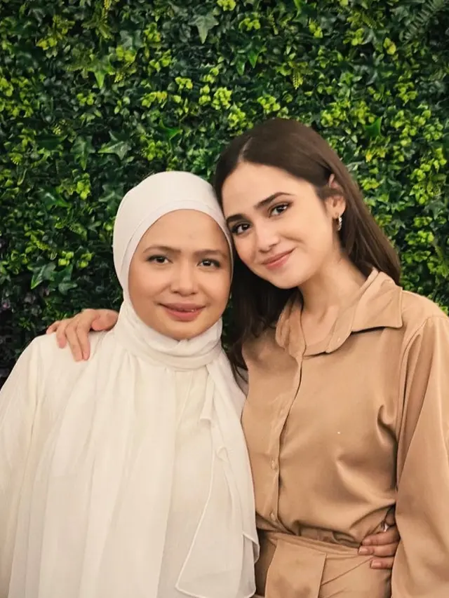 Potret Syifa Hadju dan bunda (Sumber: Instagram/syifahadju)