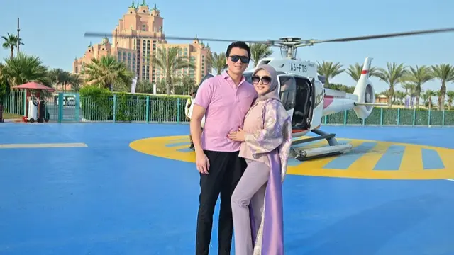 Syahrini naik helikopter di Dubai (Instagram/princessyahrini)