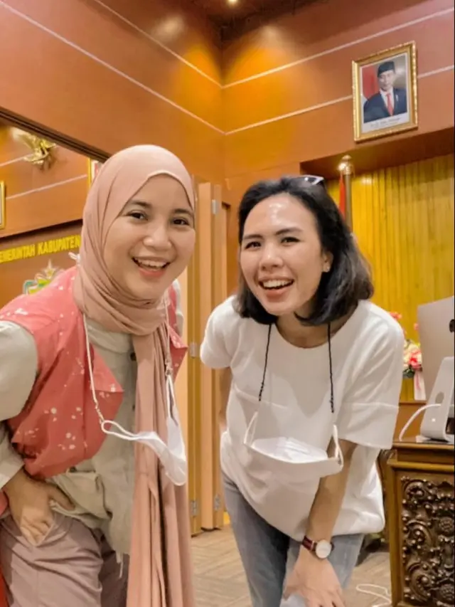 Model Baju Batik Hijab Kekinian Chaca Frederica (Foto: Instagram @chafrederica)