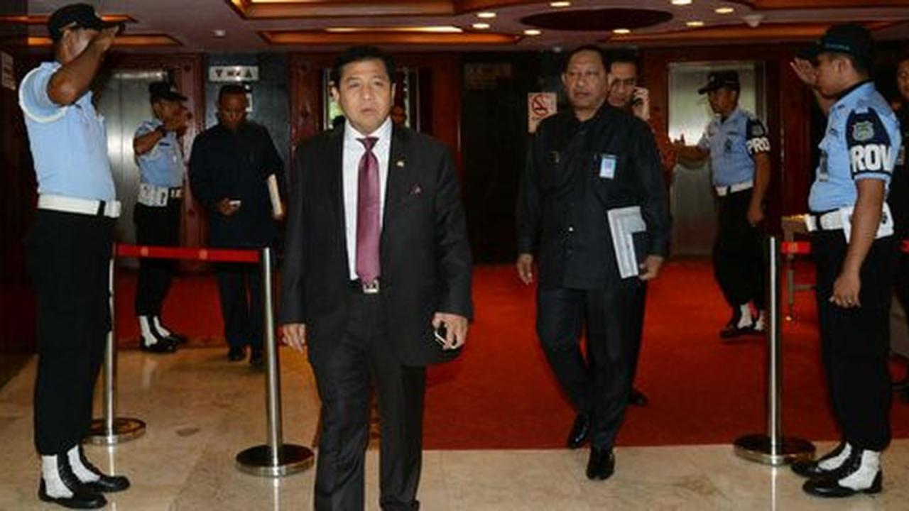 Ikut nonton ketoprak Bangun Majapahit, Setnov salami Megawati